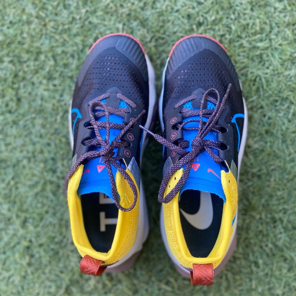 Womens Nike Zegama Trail Sneakers